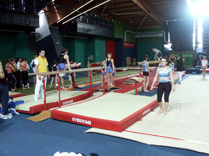 2005-01 gym_cor 007.jpg - DCF 1.0